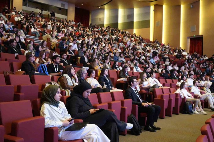 DÜNYACA ÜNLÜ GENETİK UZMANLARI ACIBADEM ÜNİVERSİTESİ’NDE BULUŞTU