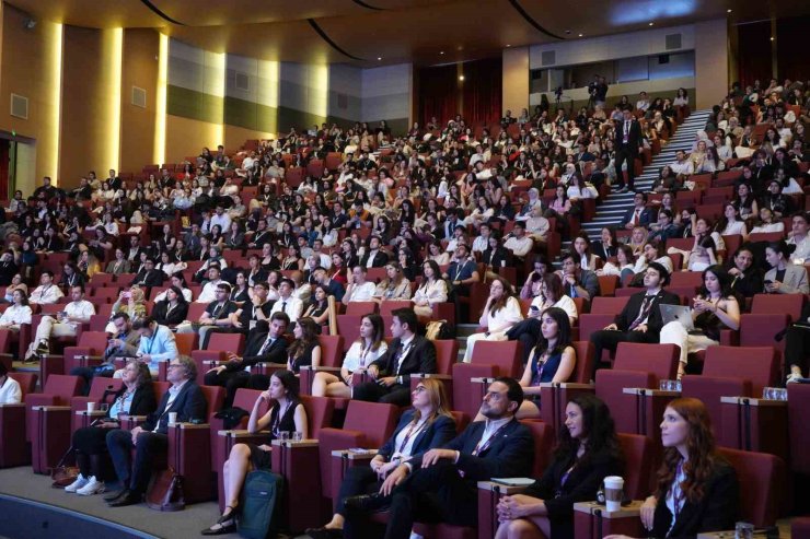 DÜNYACA ÜNLÜ GENETİK UZMANLARI ACIBADEM ÜNİVERSİTESİ’NDE BULUŞTU