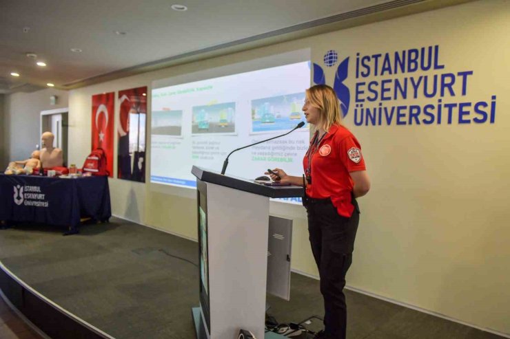 ESENYURT BELEDİYESİ’NDEN ÜNİVERSİTE ÖĞRENCİLERİNE AFET BİLİNCİ EĞİTİMİ