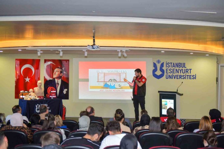 ESENYURT BELEDİYESİ’NDEN ÜNİVERSİTE ÖĞRENCİLERİNE AFET BİLİNCİ EĞİTİMİ