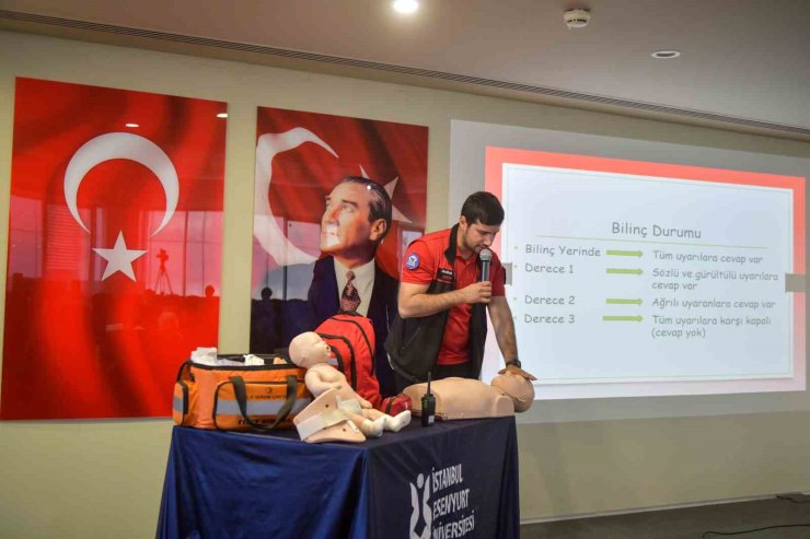 ESENYURT BELEDİYESİ’NDEN ÜNİVERSİTE ÖĞRENCİLERİNE AFET BİLİNCİ EĞİTİMİ