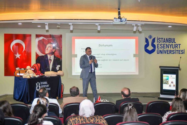 ESENYURT BELEDİYESİ’NDEN ÜNİVERSİTE ÖĞRENCİLERİNE AFET BİLİNCİ EĞİTİMİ