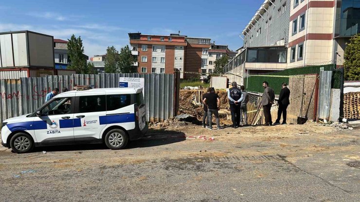 SANCAKTEPE’DE İNŞAAT ALANINDA TOPRAK KAYMASI: 3 İŞÇİ KURTARILDI