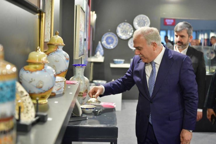 FATİH BELEDİYESİ ‘TARİHİ YARIMADANIN YANSIMALARI’ ÖZEL KOLEKSİYONUYLA FUARDA YERİNİ ALDI