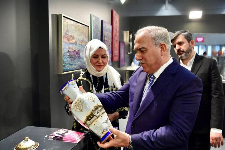FATİH BELEDİYESİ ‘TARİHİ YARIMADANIN YANSIMALARI’ ÖZEL KOLEKSİYONUYLA FUARDA YERİNİ ALDI