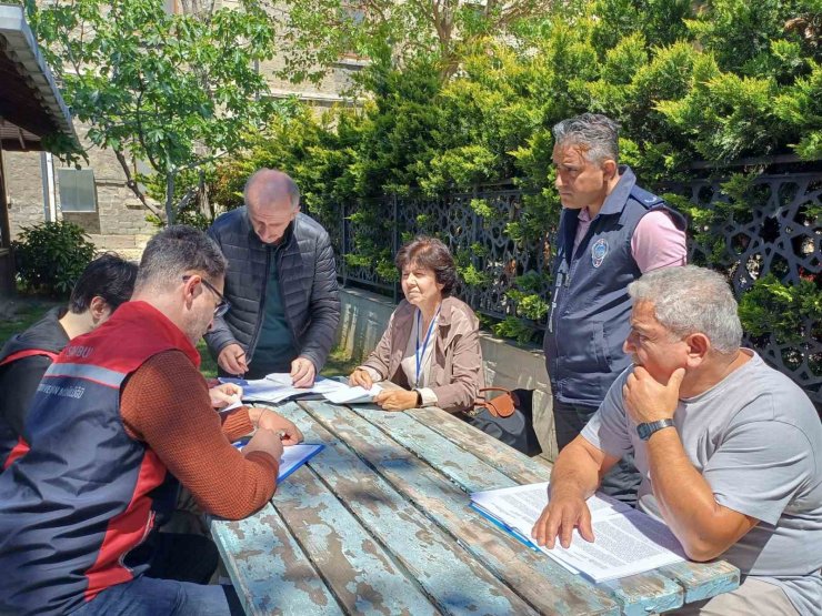 ŞİŞLİ’DE KURBAN SATIŞ VE KESİM YERLERİ DENETLENDİ