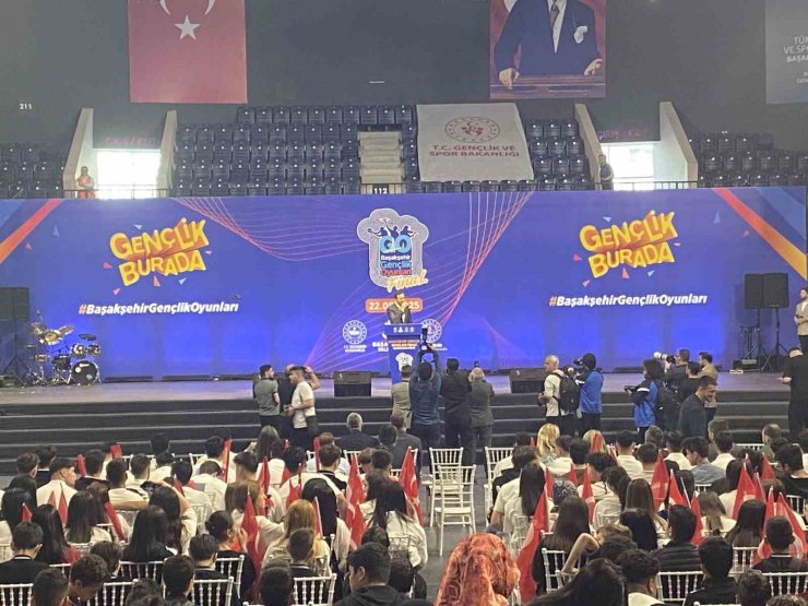 BAŞAKŞEHİR GENÇLİK OYUNLARI’NDA FİNAL HEYECANI YAŞANDI