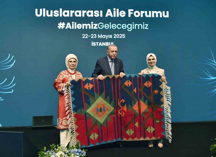EMİNE ERDOĞAN, ULUSLARARASI AİLE FORUMU’NUN KAPANIŞ PROGRAMINA KATILDI