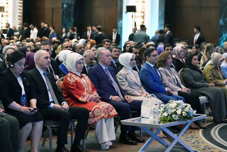 EMİNE ERDOĞAN, ULUSLARARASI AİLE FORUMU’NUN KAPANIŞ PROGRAMINA KATILDI