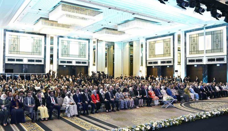 EMİNE ERDOĞAN, ULUSLARARASI AİLE FORUMU’NUN KAPANIŞ PROGRAMINA KATILDI