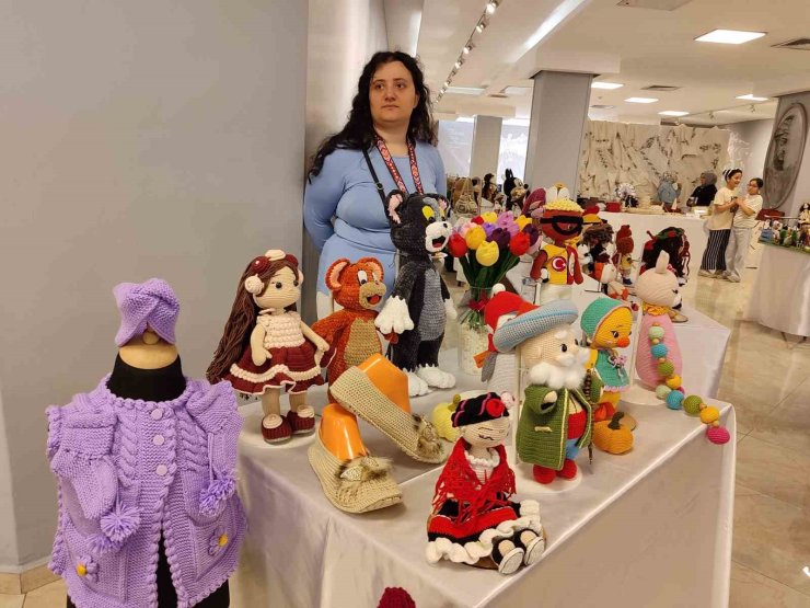 ESENLER’DE MESLEK EDİNDİRME KURSLARI SEZON SONU SERGİSİ’NİN AÇILIŞI YAPILDI
