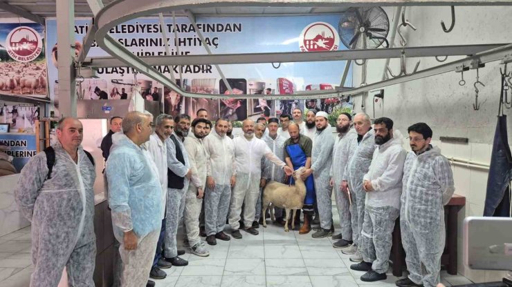 FATİH BELEDİYESİ, VATANDAŞLARA "SERTİFİKALI KURBAN KESİM ELEMANI EĞİTİMİ" VERDİ