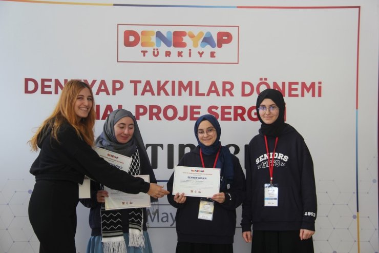 BİLİM ZEYTİNBURNU İLK ‘DENEYAP TEKNOLOJİ ATÖLYESİ’ MEZUNLARINI VERDİ