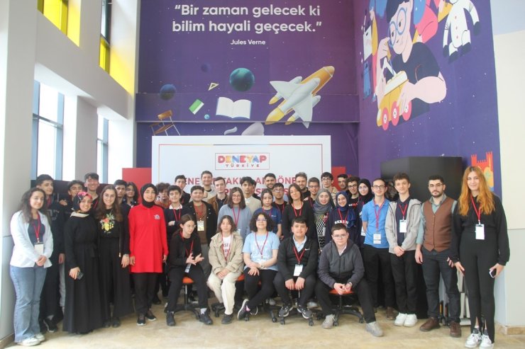 BİLİM ZEYTİNBURNU İLK ‘DENEYAP TEKNOLOJİ ATÖLYESİ’ MEZUNLARINI VERDİ