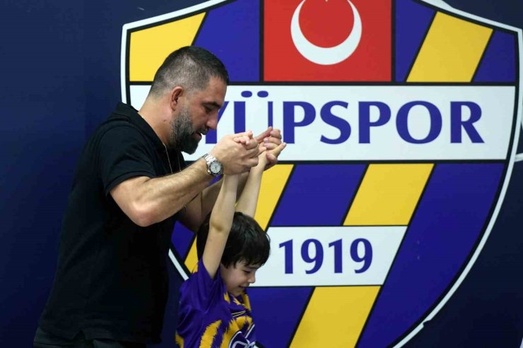 ARDA TURAN: "ÖNÜMÜZDE YURT DIŞINDAN 4 TEKLİF VAR"
