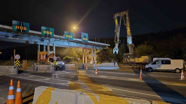 AVCILAR GİŞELERİ ÇALIŞMA NEDENİYLE ARAÇ TRAFİĞİNE KAPATILDI