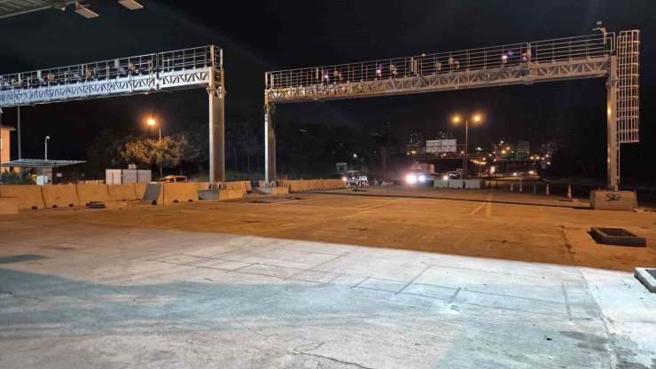 AVCILAR GİŞELERİ ÇALIŞMA NEDENİYLE ARAÇ TRAFİĞİNE KAPATILDI
