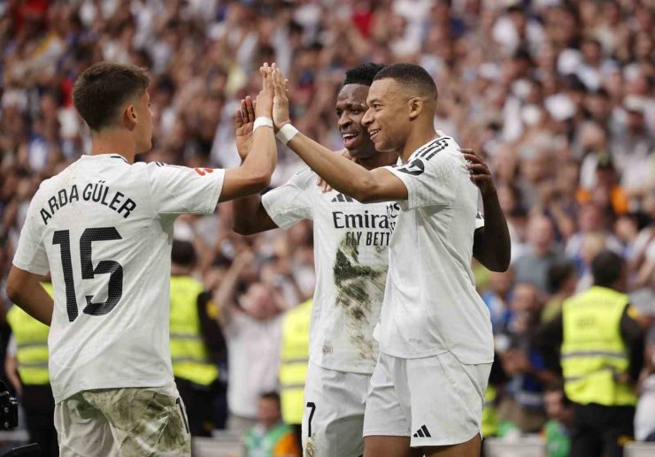 ANCELOTTİ VE MODRİC, REAL MADRİD’E GALİBİYETLE VEDA ETTİ