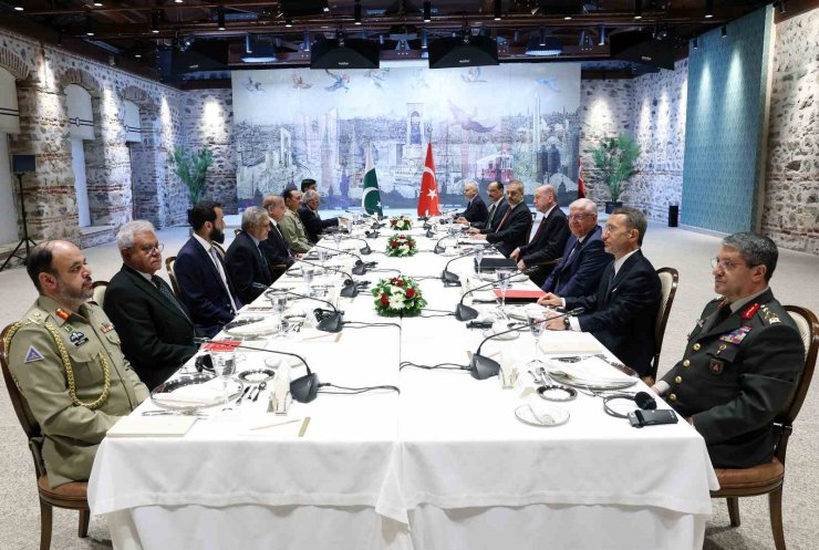 CUMHURBAŞKANI ERDOĞAN, PAKİSTAN BAŞBAKANI ŞERİF’İ KABUL ETTİ