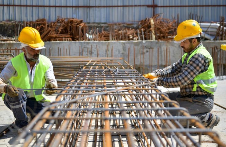 ESENYURT’TA ATIL DURUMDAKİ CEMEVİ’Nİ YENİLEME ÇALIŞMALARI DEVAM EDİYOR