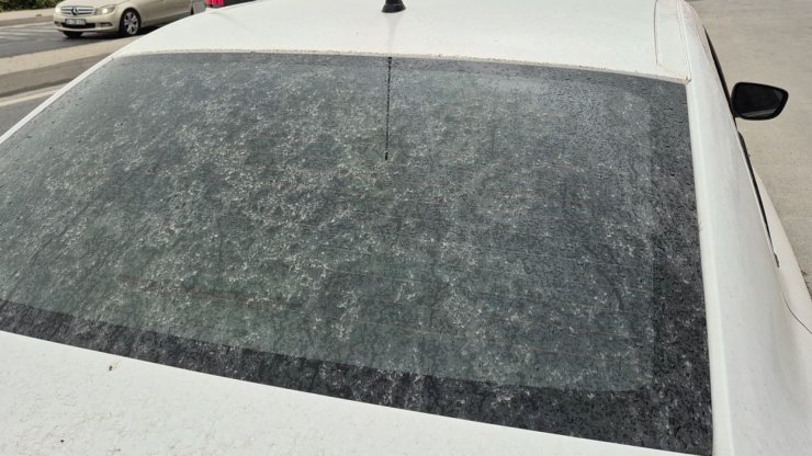 İSTANBUL’DA SAĞANAK YAĞIŞLA BERABER ÇAMUR YAĞDI