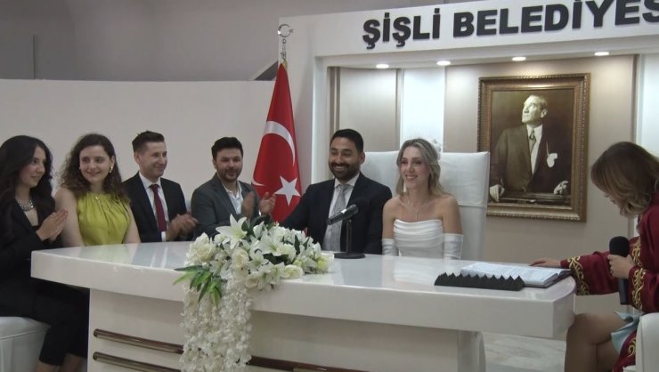 ŞİŞLİ’DE NİKAH SALONLARINDA 25.05.2025 YOĞUNLUĞU YAŞANDI