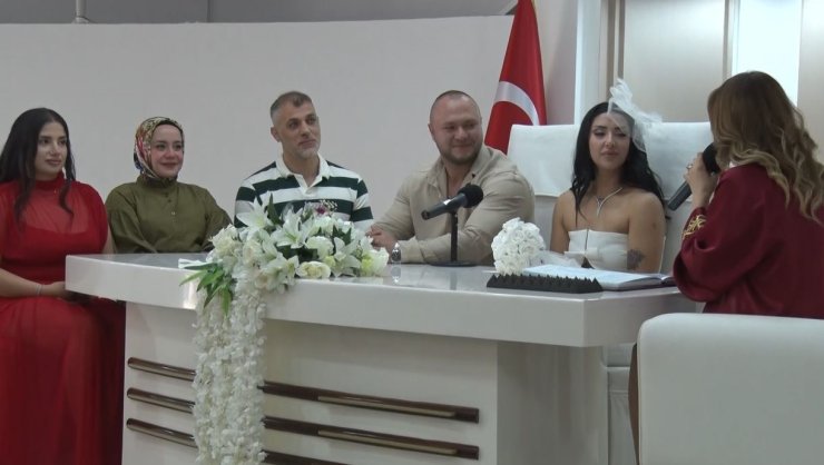 ŞİŞLİ’DE NİKAH SALONLARINDA 25.05.2025 YOĞUNLUĞU YAŞANDI