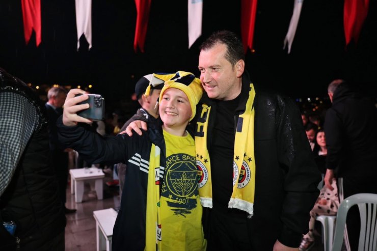 BAŞKAN BALCIOĞLU, FENERBAHÇE ŞAMPİYONLUK KUTLAMALARINA KATILDI