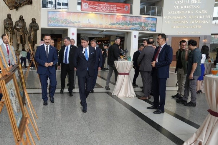 BAKIRKÖY ADLİYESİ’NDE TUTUKLU VE HÜKÜMLÜLERİN EL ÜRÜNLERİ SERGİSİ AÇILDI