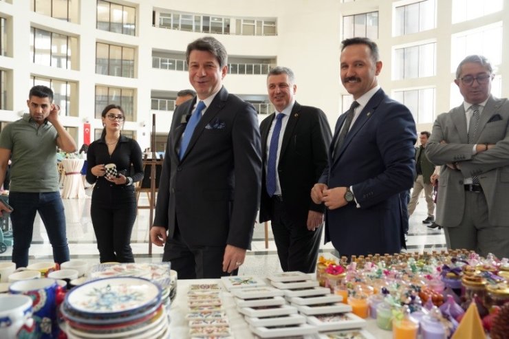BAKIRKÖY ADLİYESİ’NDE TUTUKLU VE HÜKÜMLÜLERİN EL ÜRÜNLERİ SERGİSİ AÇILDI