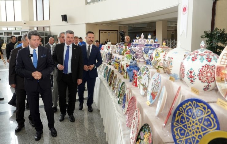 BAKIRKÖY ADLİYESİ’NDE TUTUKLU VE HÜKÜMLÜLERİN EL ÜRÜNLERİ SERGİSİ AÇILDI
