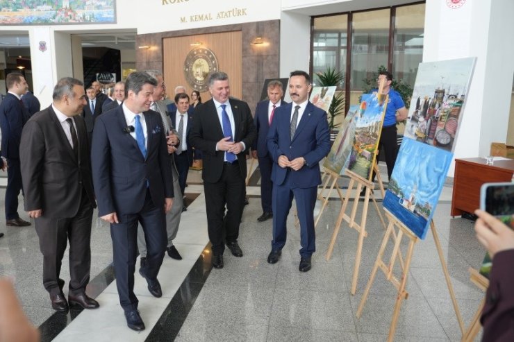 BAKIRKÖY ADLİYESİ’NDE TUTUKLU VE HÜKÜMLÜLERİN EL ÜRÜNLERİ SERGİSİ AÇILDI