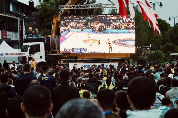 BAŞKAN BALCIOĞLU, FENERBAHÇE ŞAMPİYONLUK KUTLAMALARINA KATILDI