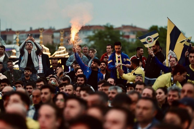 BAŞKAN BALCIOĞLU, FENERBAHÇE ŞAMPİYONLUK KUTLAMALARINA KATILDI