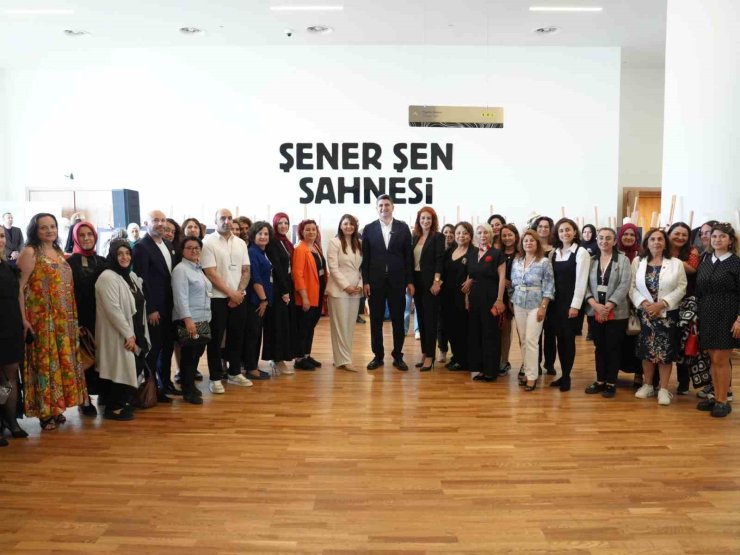 ‘ÜRETEN KADINLARIN İZİ’ ATAŞEHİR’DE