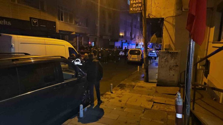 KAĞITHANE’DE EĞLENCE MEKANINA EL BOMBASI ATILDI: 7 YARALI