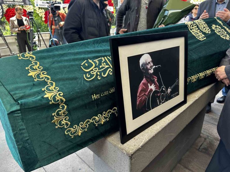 İLHAN ŞEŞEN SON YOLCULUĞUNA UĞURLANDI