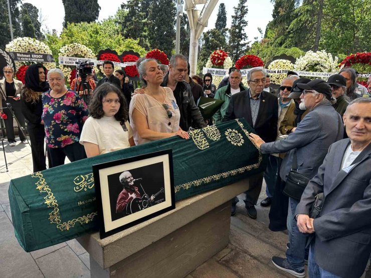 İLHAN ŞEŞEN SON YOLCULUĞUNA UĞURLANDI