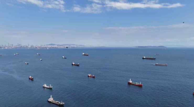 İSTANBUL’UN FETHİ ETKİNLİKLERİ ÇERÇEVESİNDE SOLOTÜRK İSTANBUL’DA PROVA UÇUŞU YAPTI