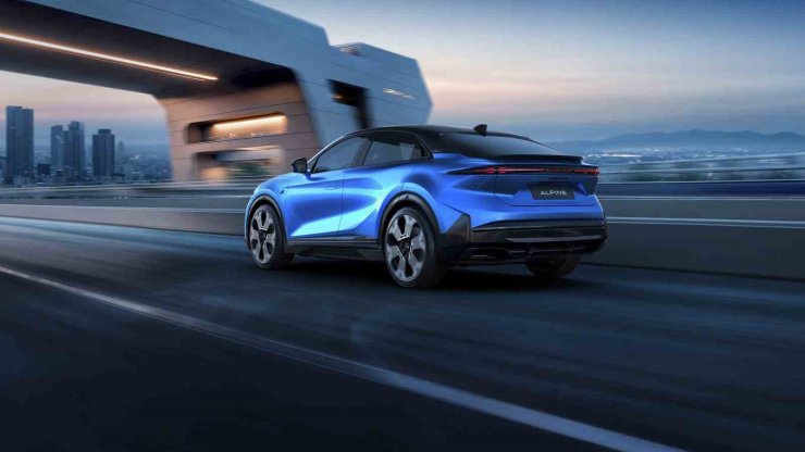 ALPİNE’İN SPORTİF FASTBACK MODELİNİN DÜNYA LANSMANI GERÇEKLEŞTİ