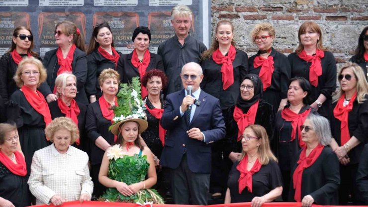 EL EMEĞİ GÖZ NURU ESERLER "DOĞANIN YANSIMALARI" SERGİSİNDE SANATSEVERLERLE BULUŞTU