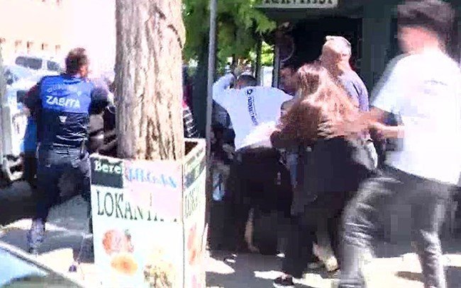 GÜNGÖREN’DE İŞ YERİNDE YAŞANAN PATLAMA SONRASI GAZETECİLERE SALDIRI