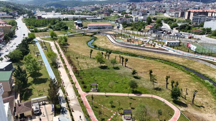 ARNAVUTKÖY’DEKİ BOLLUCA MİLLET BAHÇESİ’NİN 1. ETABI BUGÜN AÇILIYOR