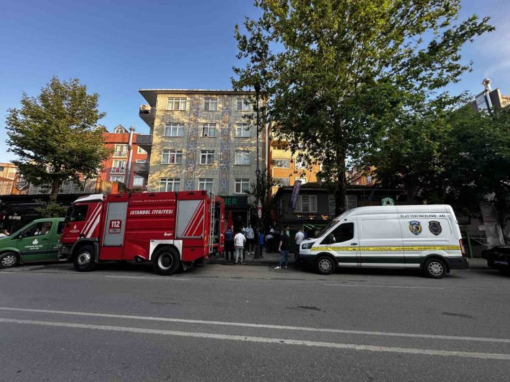 ÇEKMEKÖY’DE APARTMAN DAİRESİNDE YANGIN: YAŞLI KADIN HAYATINI KAYBETTİ