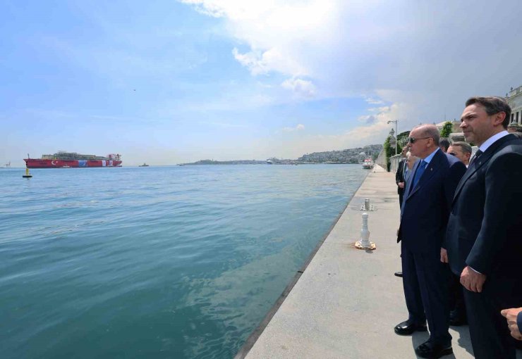 CUMHURBAŞKANI ERDOĞAN ‘OSMAN GAZİ’ PLATFORMUNUN KAPTANI İLE KONUŞTU