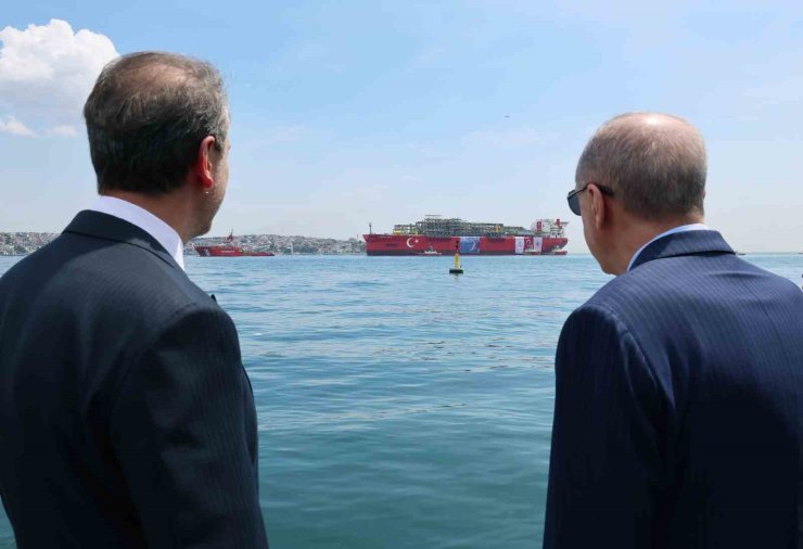CUMHURBAŞKANI ERDOĞAN ‘OSMAN GAZİ’ PLATFORMUNUN KAPTANI İLE KONUŞTU