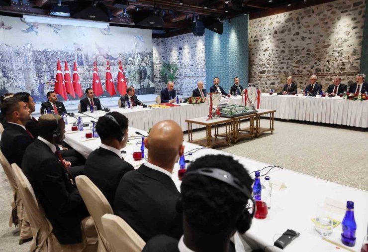 CUMHURBAŞKANI ERDOĞAN, GALATASARAY’I KABUL ETTİ
