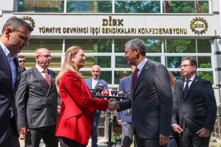 CHP GENEL BAŞKANI ÖZEL: "ASGARİ ÜCRET MÜCADELESİ HERKESİN EKMEK MÜCADELESİDİR"