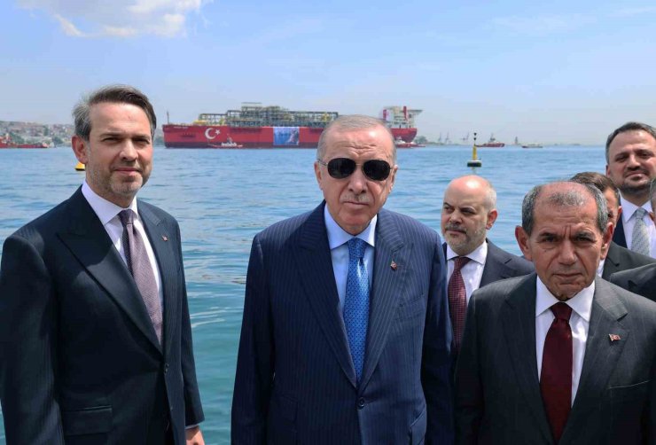 CUMHURBAŞKANI ERDOĞAN ‘OSMAN GAZİ’ PLATFORMUNU DOLMABAHÇE’DEN UĞURLADI
