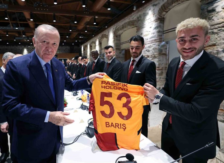 CUMHURBAŞKANI ERDOĞAN, GALATASARAY’I KABUL ETTİ
